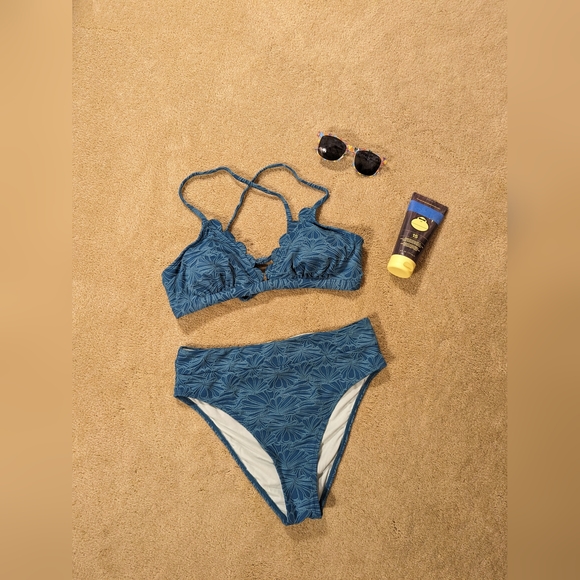 Cupshe - Women's - Bikini Scalloped Cross Back High Waist Swimsuit - Large - Picture 1 of 7